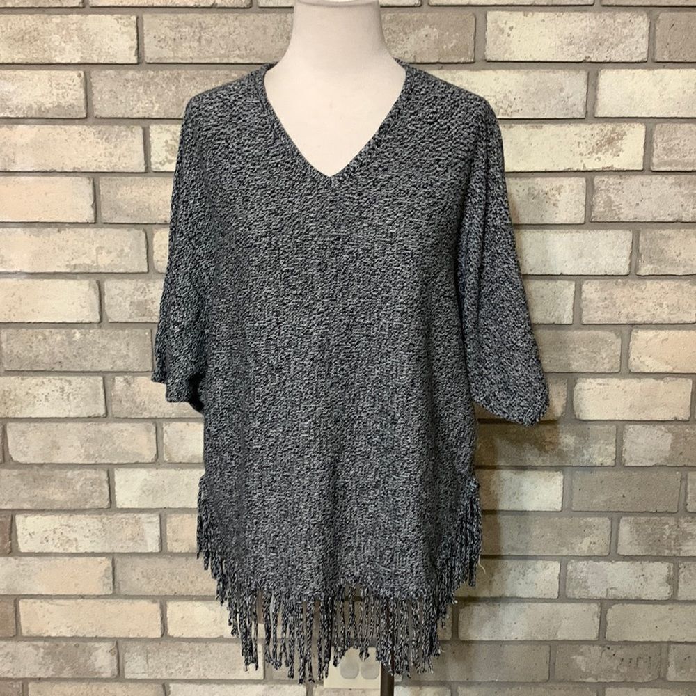 3for$20 sweater fits small